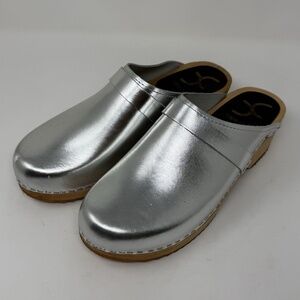 Cape Clogs Metallic Silver Women’s Sz 41 Mules Wooden Leather Made In Sweden